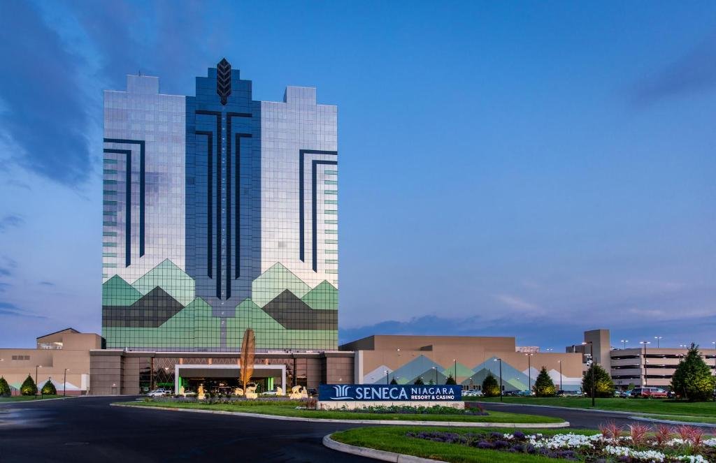 Seneca Niagara Casino: Where Entertainment, Luxury